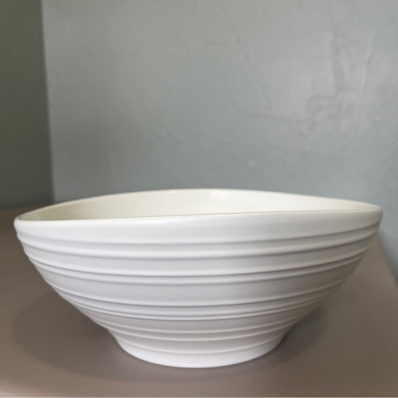 Mikasa Swirl White‎ Elegant Serving Bowl Vegetable Pasta - Picture 9 of 15